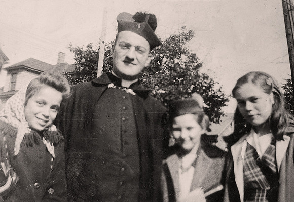 1944 - Girls with Fr. Tellers