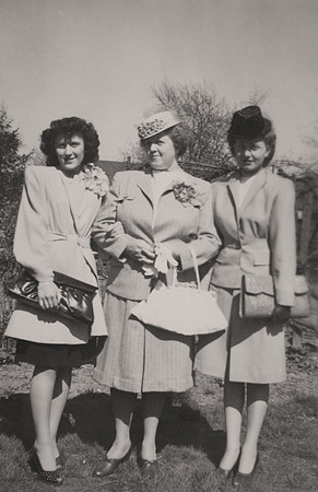 1946 - Margaret, Helen & Rita