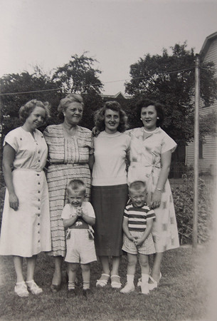 1950's - Murosky Family Gathering