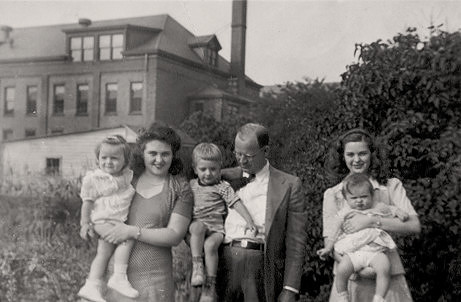 1945 - McDonald Family Gathering